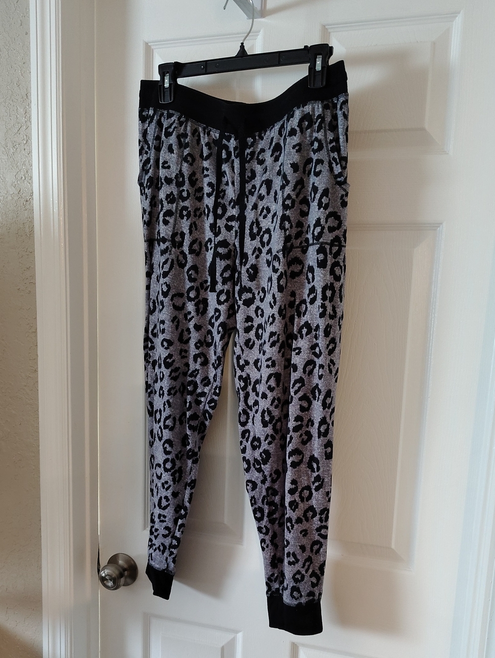 Cuddl Duds 2 Piece Long Sleeve Brushed Sweater Knit Sleep Set Gray Animal Print - Picture 3 of 12